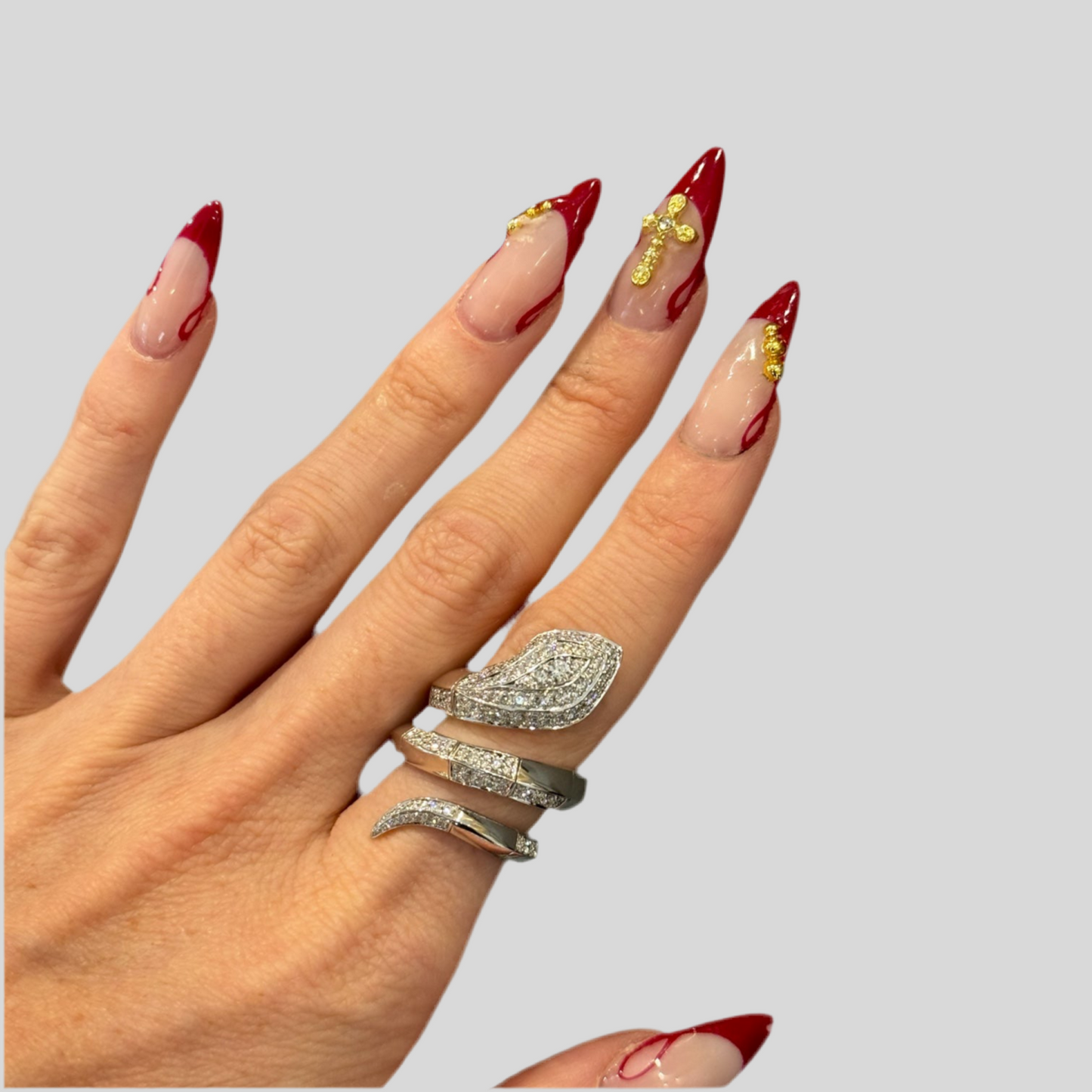 Luxuriöser Ring aus 750 Weißgold mit Brillanten und Schlangenmotiv