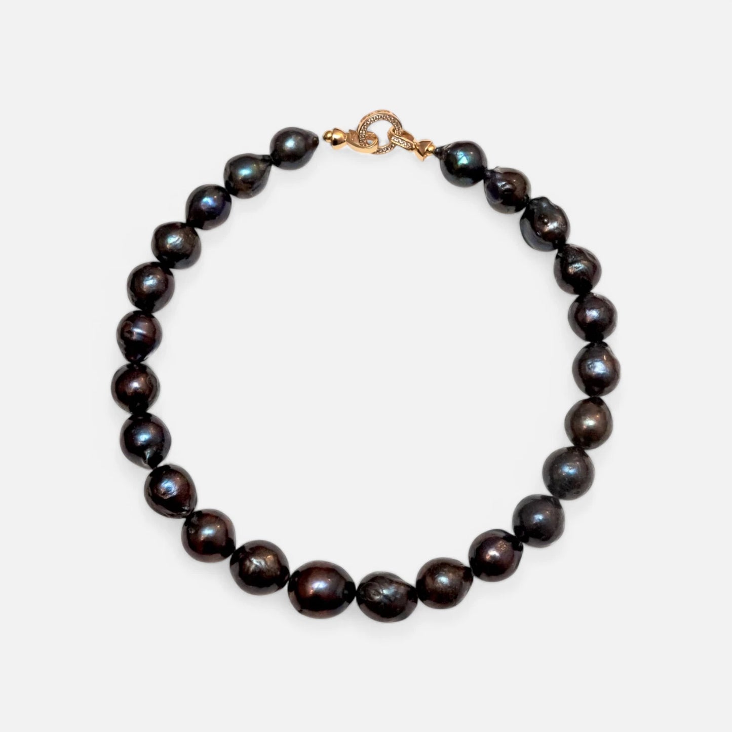 Design-Perlenkette aus dunkelgrauen Süßwasser-Barockperlen