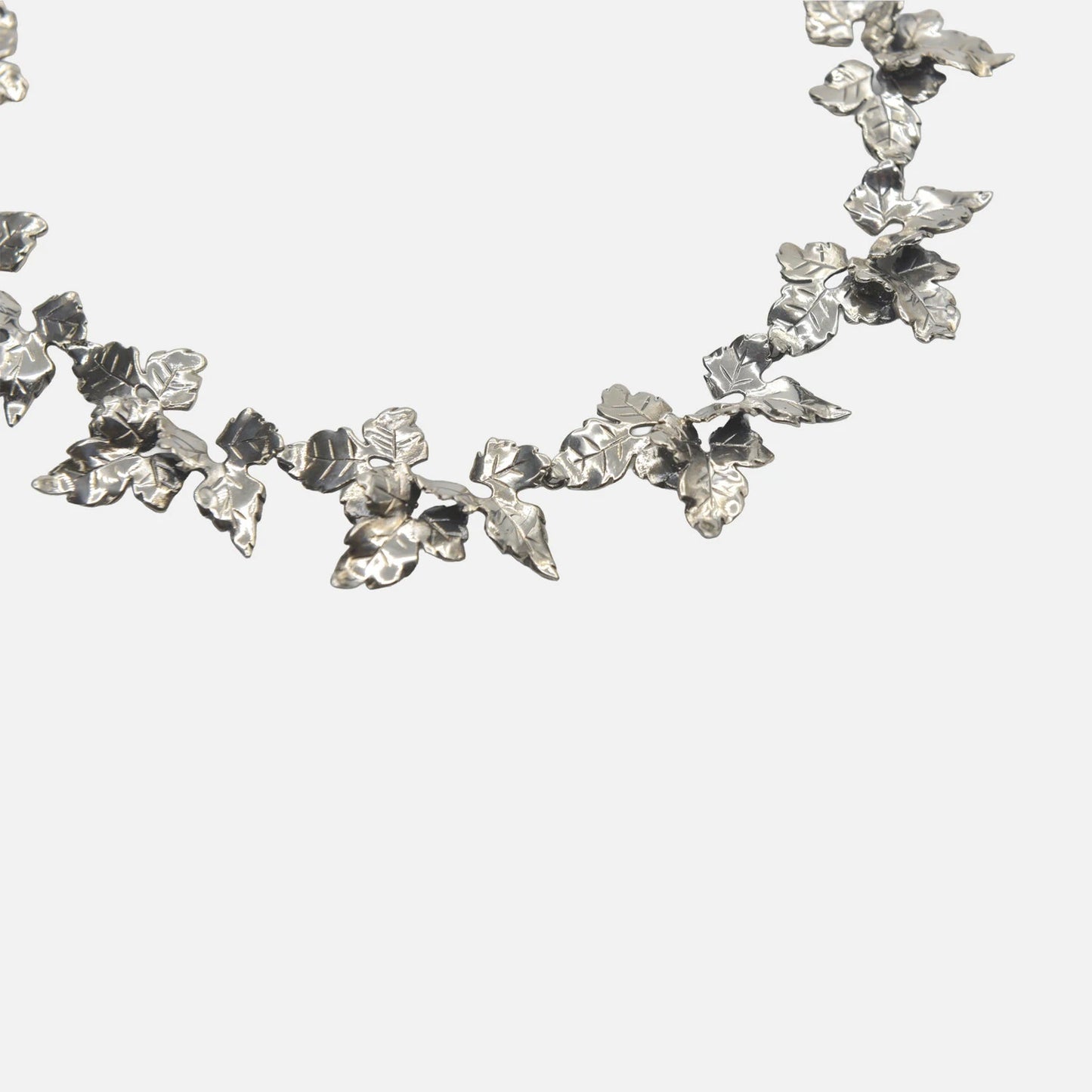 Collier mit Blumenmotiv aus Silber