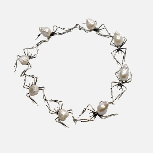 Collier Spinne mit Barockperlen – Silber