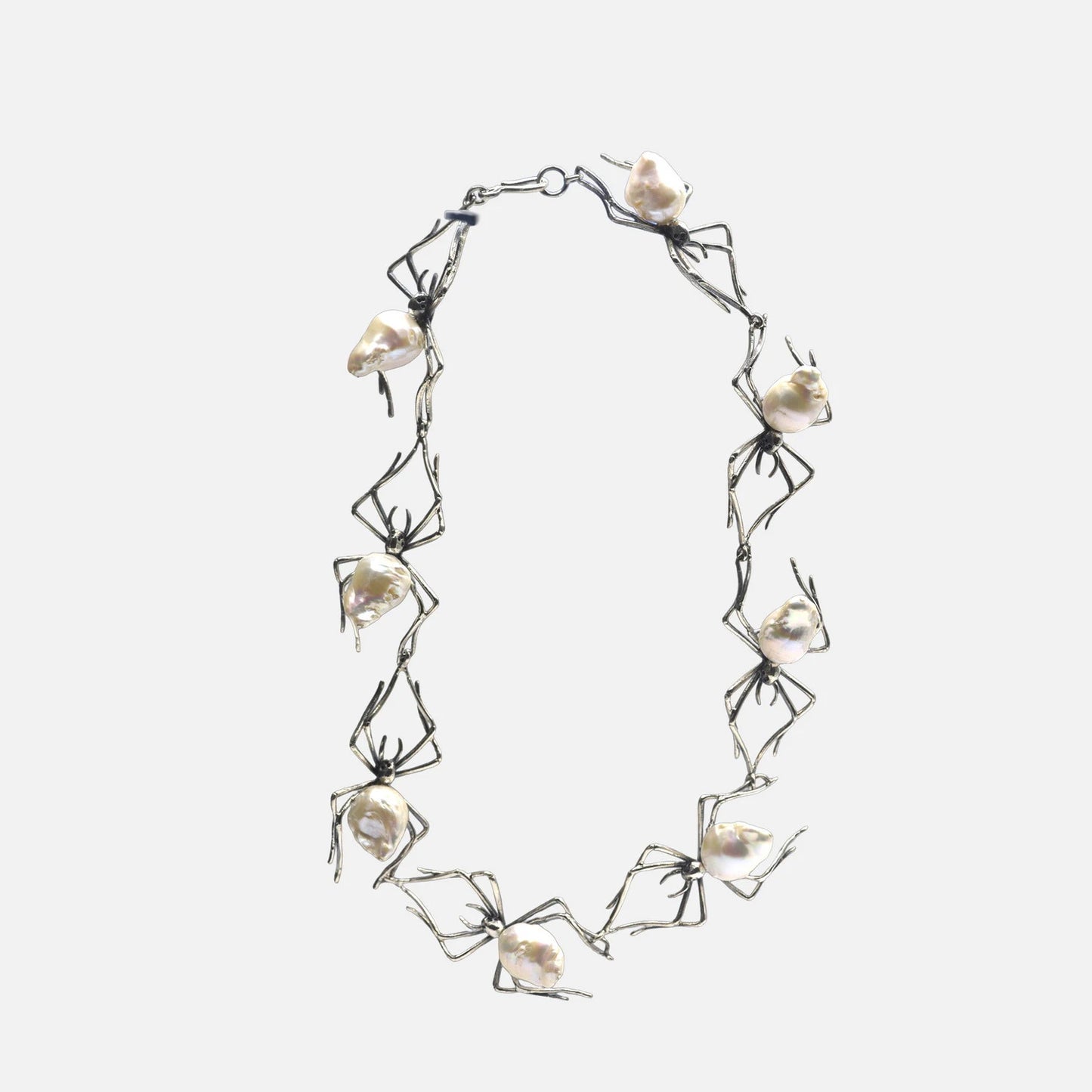 Collier Spinne mit Barockperlen – Silber