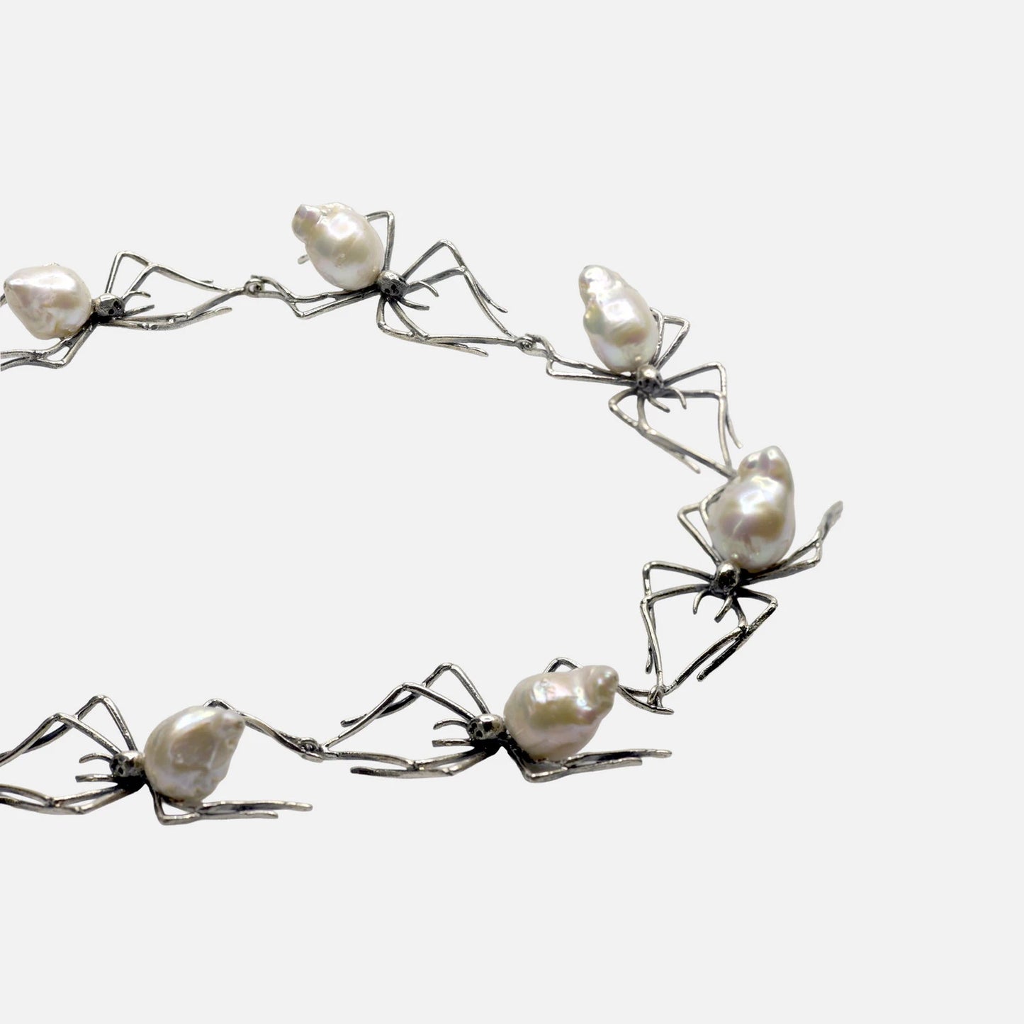 Collier Spinne mit Barockperlen – Silber