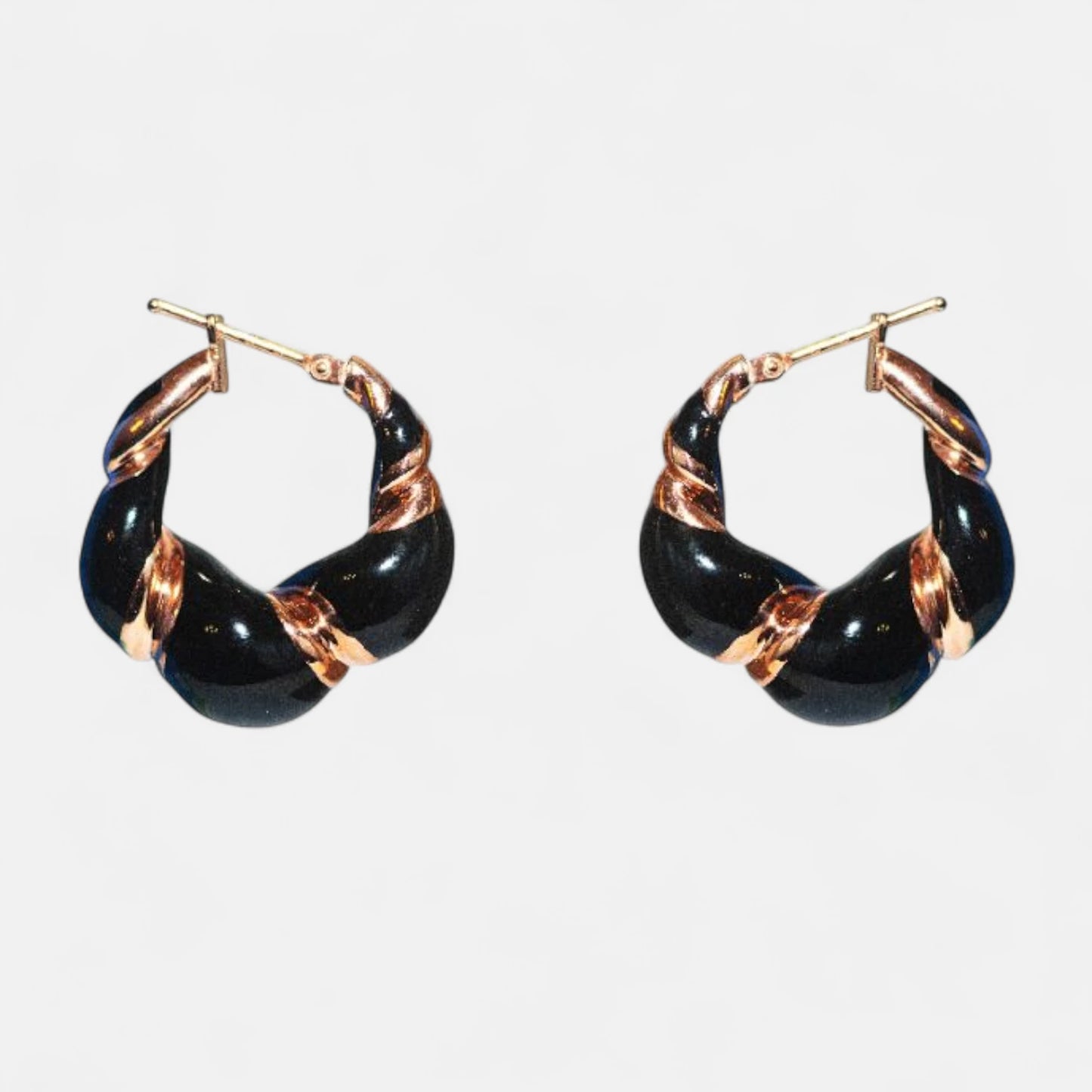 Design-Creolen mit schwarzer Emaille & 18K Gelbgold