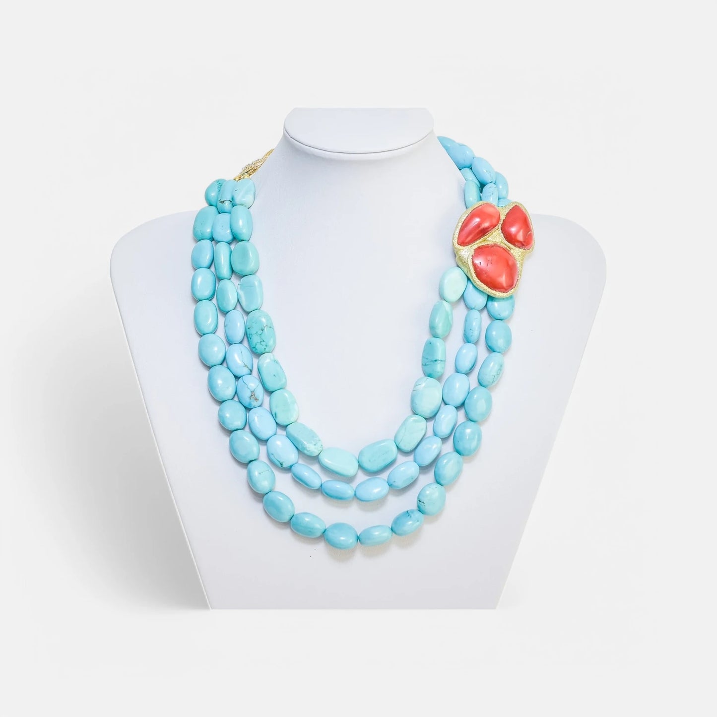 Dreireihige Design-Kette mit Magnesit-Türkis & Bambuskorallen