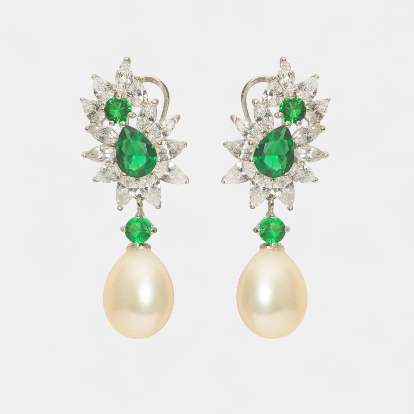 Ohrringe mit Kristallen & Perlentropfen aus Silber – Elegant & Feminin