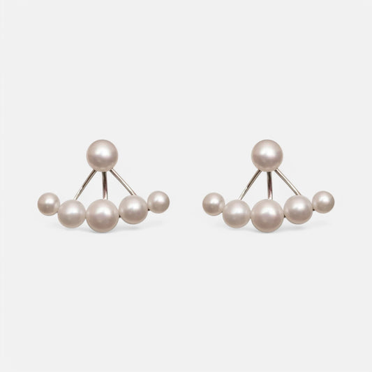 Design-Ohrstecker in Fächerform mit Süßwasserperlen und Silber