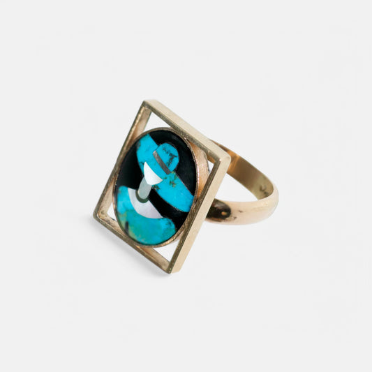 Ikonischer Ring Lady with Hat aus Onyx, Türkis, Perlmutt & 750 Gold