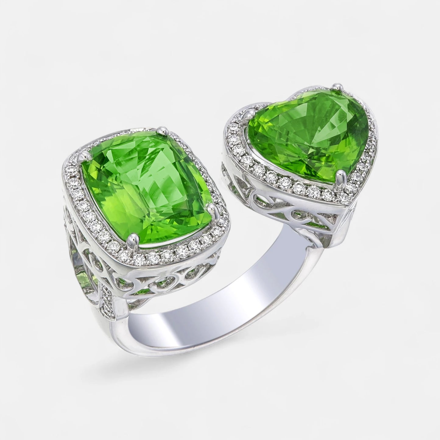 Ring mit Peridot und Brillanten – 18K Weißgold – Zweisteiniges Design