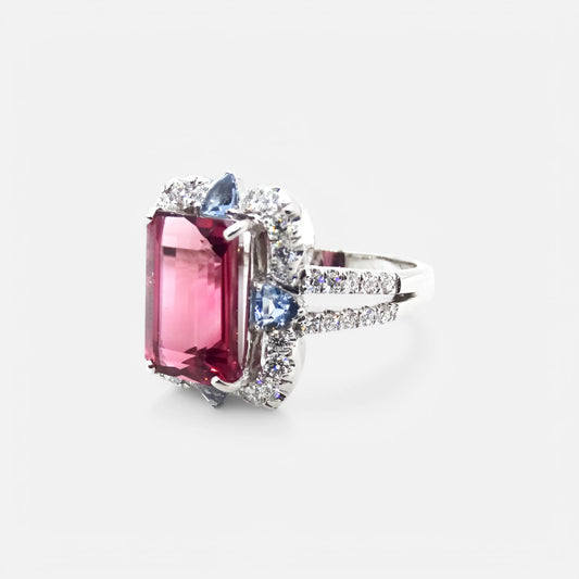 Ring aus 18K Weißgold mit Pink Turmalin & Diamanten