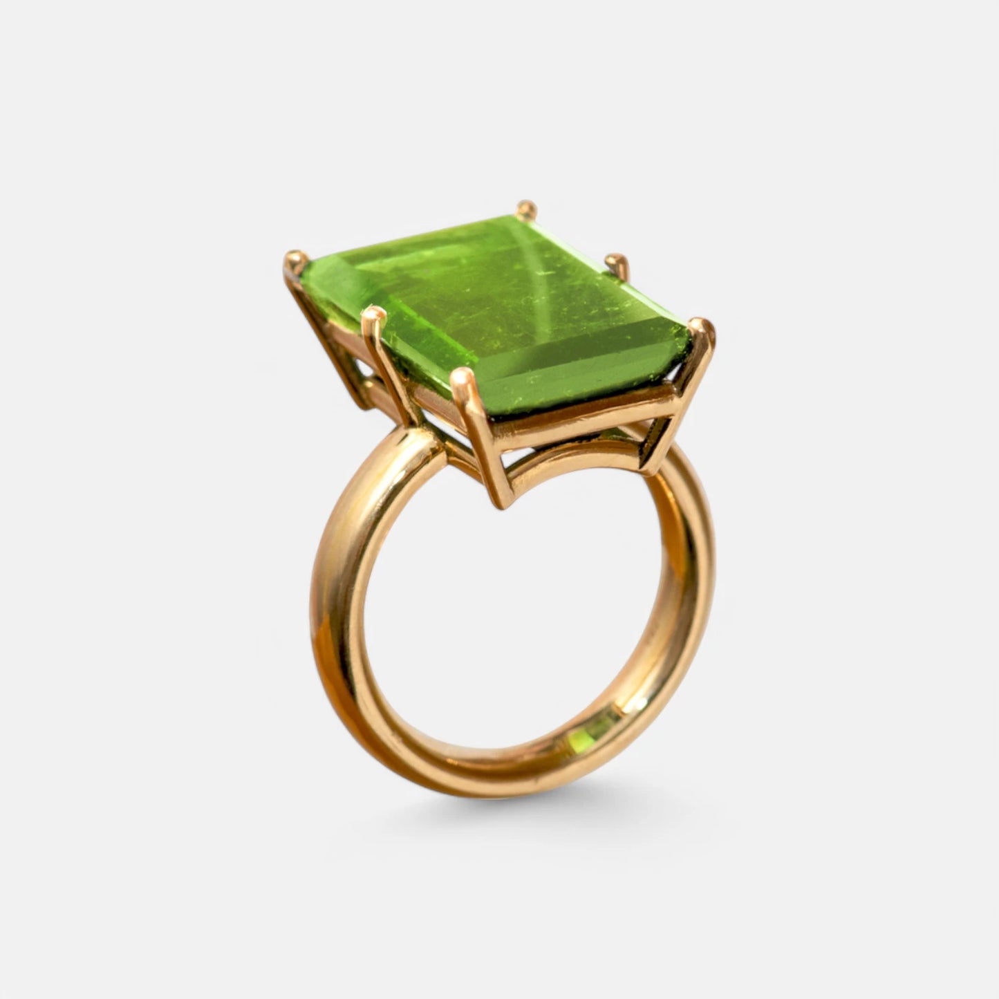 Ring aus 750 Gelbgold mit grünem Turmalin