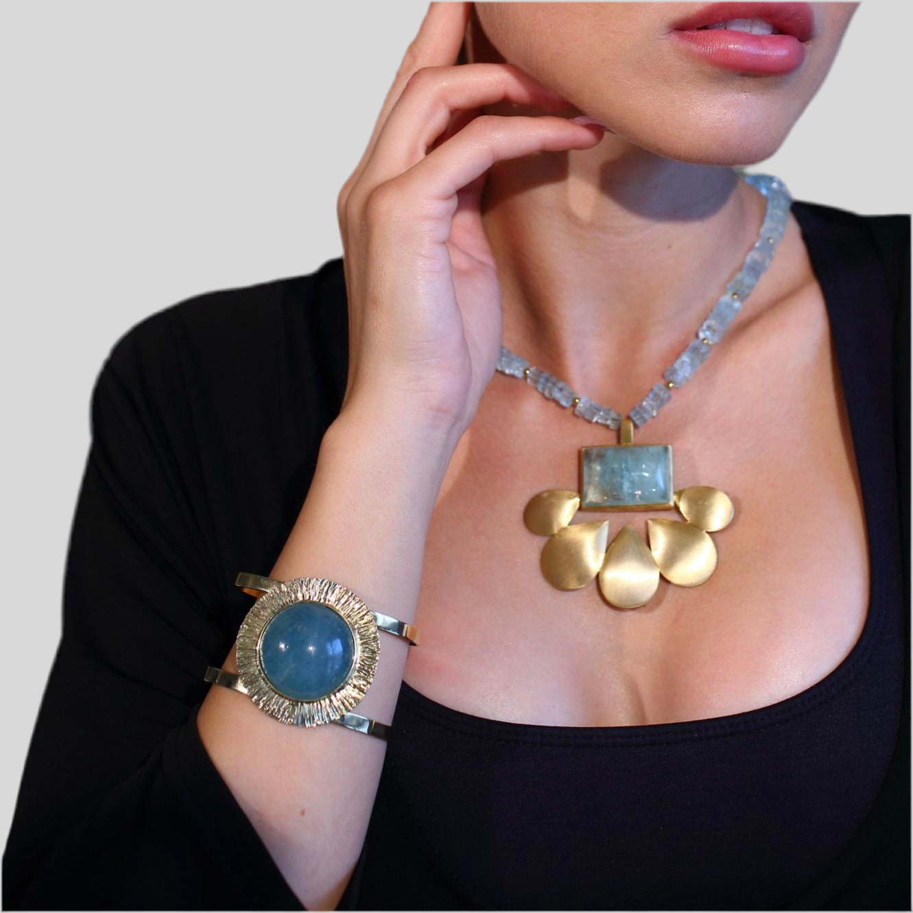 Armreif aus Aquamarin & 585er Gold – Power Statement