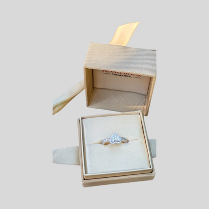 Weißgold-Ring mit Herz und Diamanten – Zeitlose Romantik