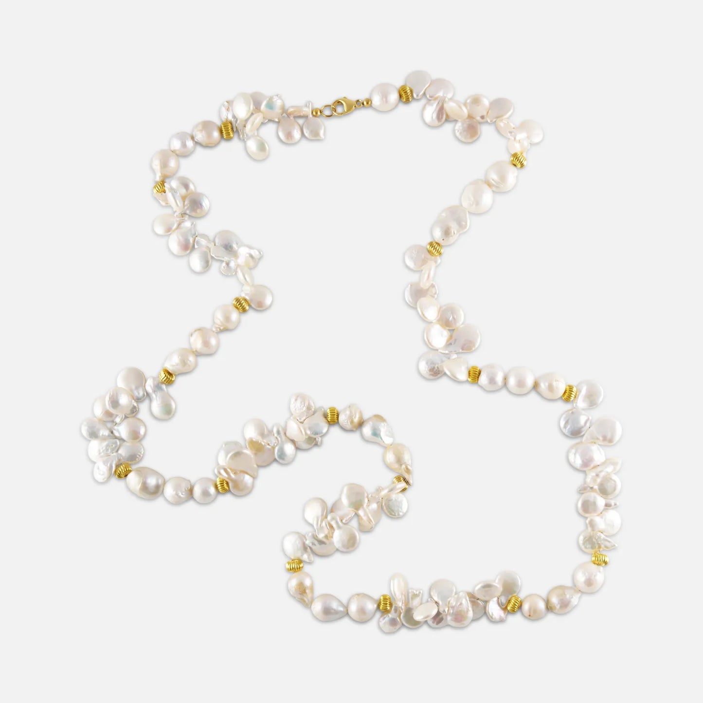 Lange Perlenkette mit Barockperlen & vergoldeten Akzenten
