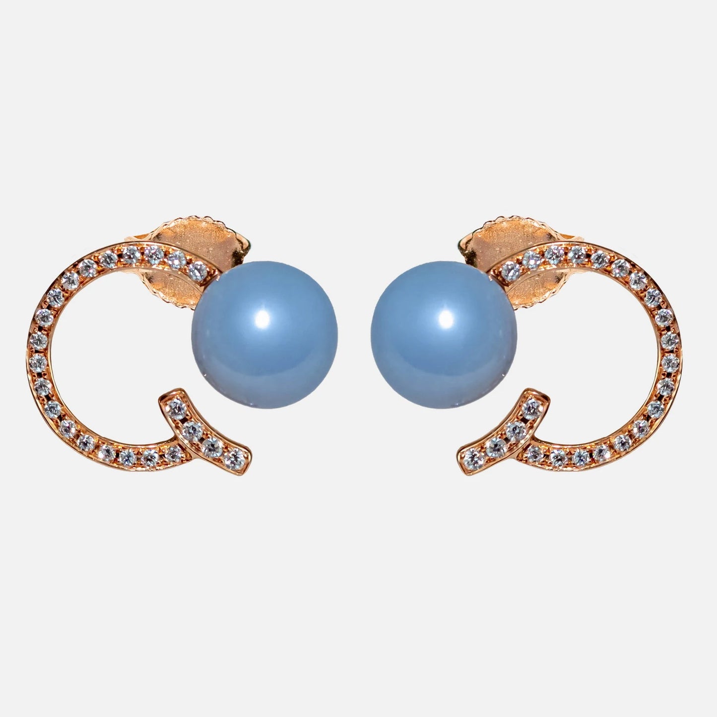 Design-Ohrringe mit Milky-Chalcedon & Brillanten – 18K Roségold