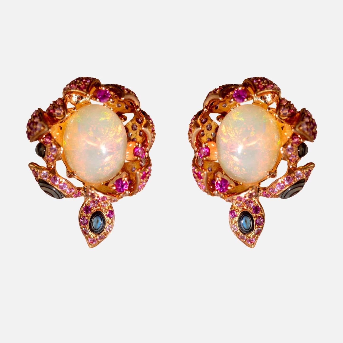 Opal-Ohrringe mit Pink Sapphire – 18K Gelbgold