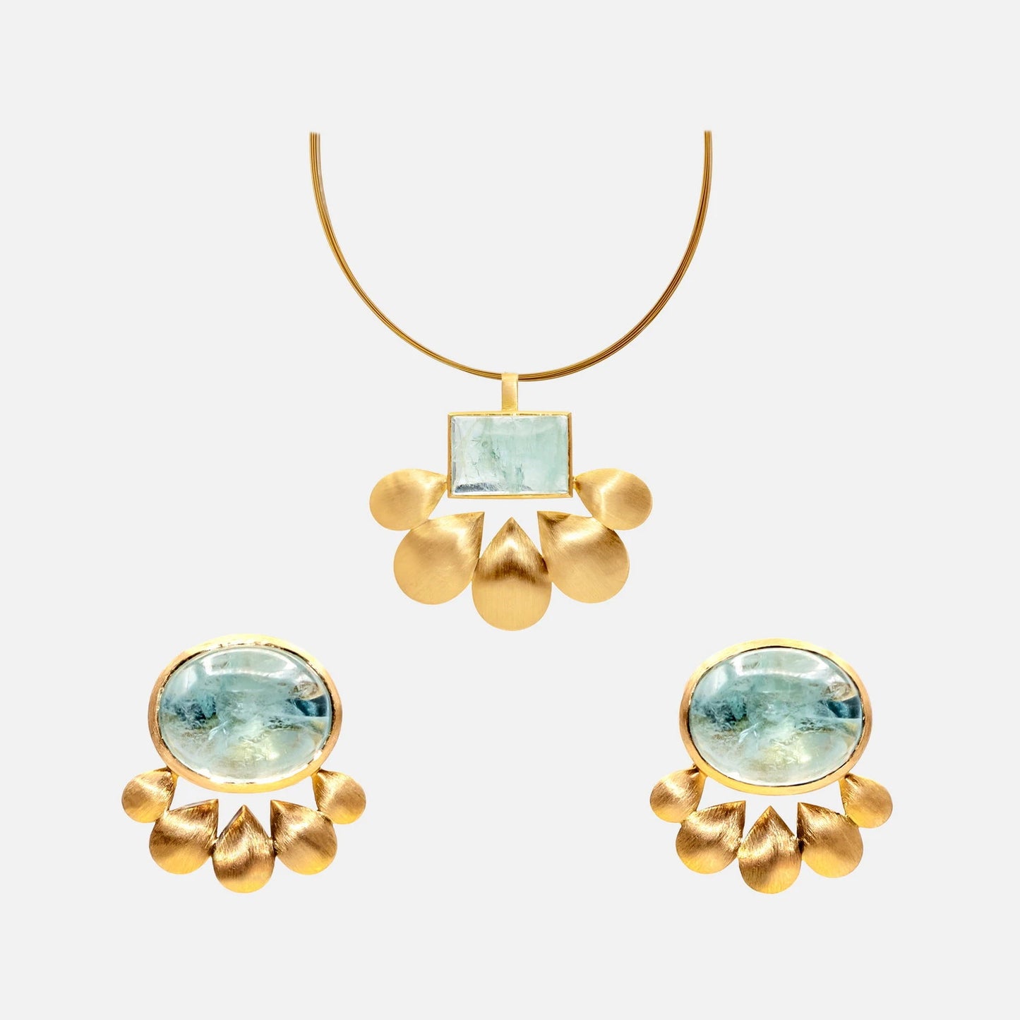 Aquamarin-Set aus 750er Gelbgold – Ohrringe & Anhänger