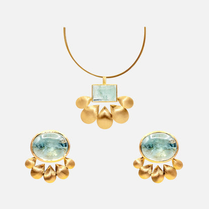 Aquamarin-Set aus 750er Gelbgold – Ohrringe & Anhänger