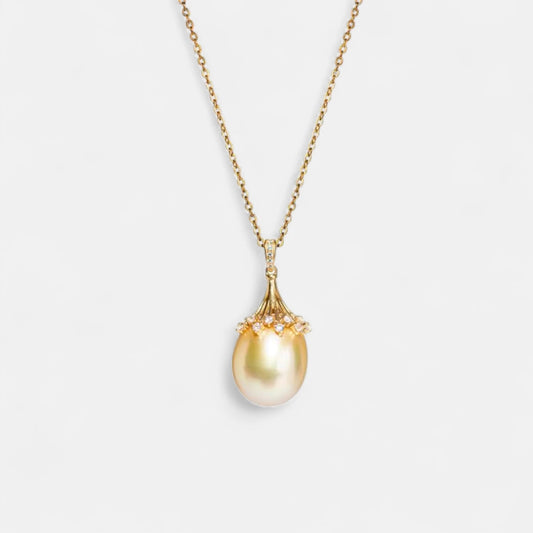 Anhänger mit Südseeperle & Diamant in 18K Gelbgold