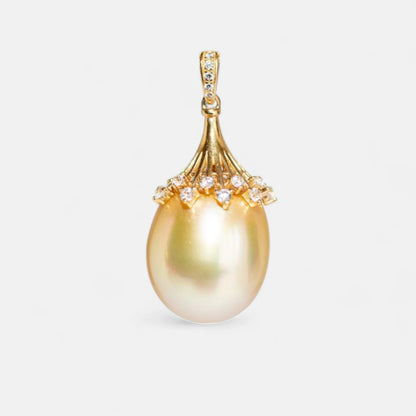 Anhänger mit Südseeperle & Diamant in 18K Gelbgold