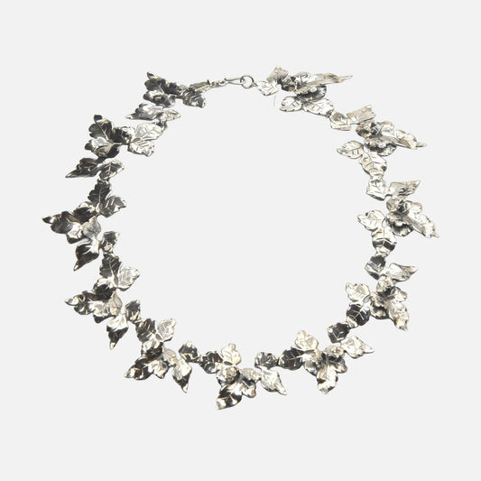 Collier mit Blumenmotiv aus Silber