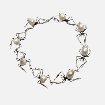Collier Spinne mit Barockperlen – Silber