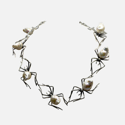 Collier Spinne mit Barockperlen – Silber