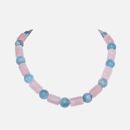 Kette aus Rosenquarz & Aquamarin mit vergoldetem Silberverschluss