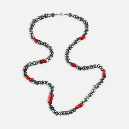 Kette mit Tahitiperlen und Naturkorallen