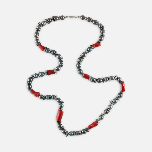 Kette mit Tahitiperlen und Naturkorallen