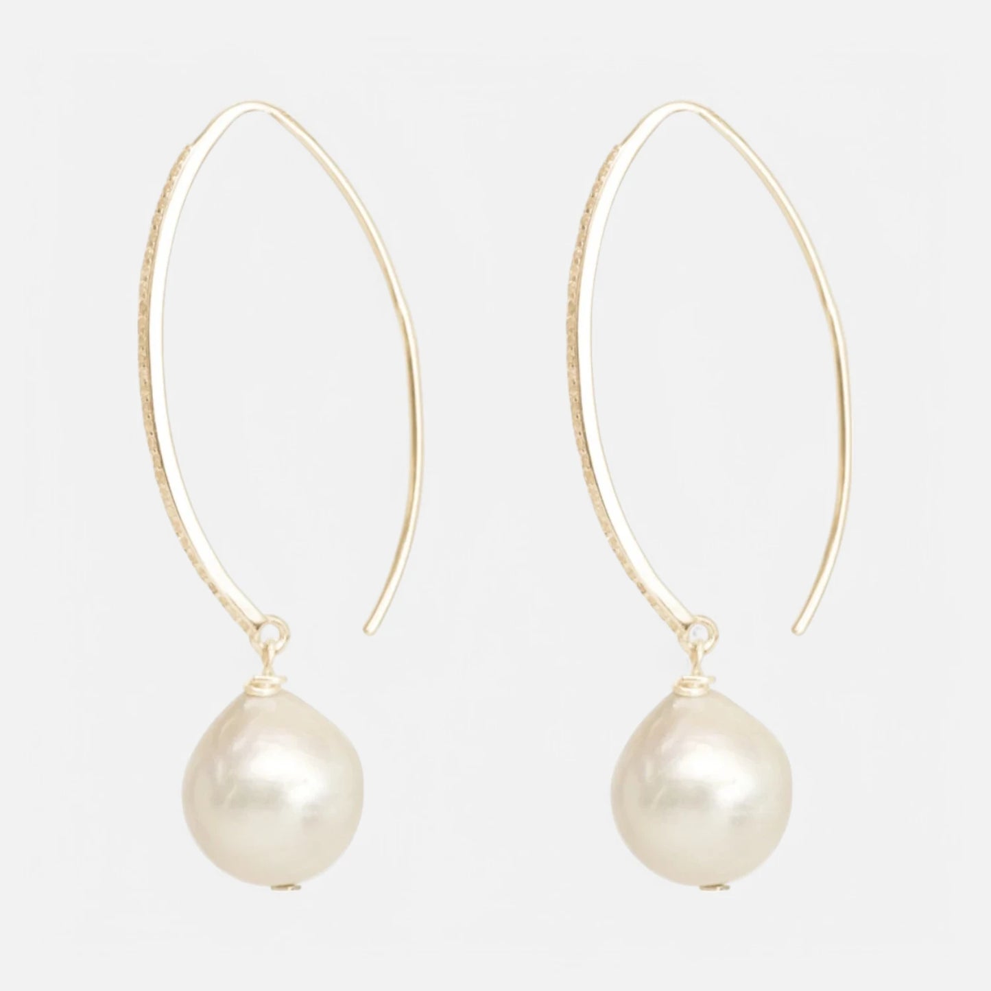 Barockperlen-Ohrringe mit vergoldetem Bügel