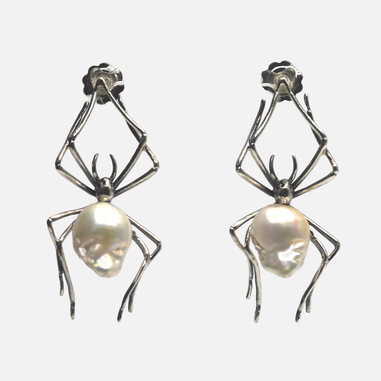 Ohrringe Spinne mit Barockperle – Silber