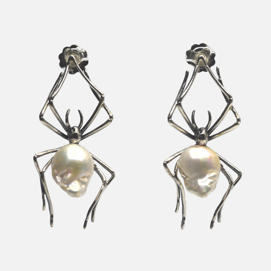 Ohrringe Spinne mit Barockperle – Silber