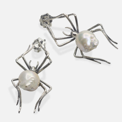 Ohrringe Spinne mit Barockperle – Silber