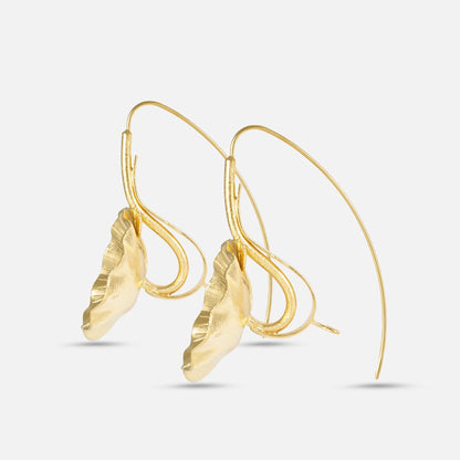 Vergoldete Ohrringe im Blüten-Design