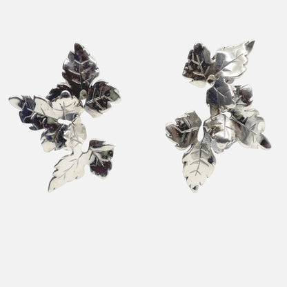 Ohrstecker mit Blumenmotiv aus Silber