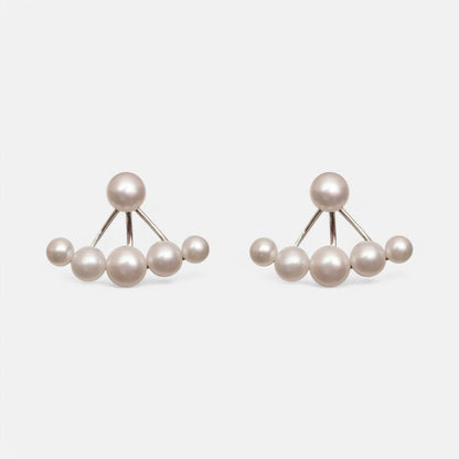Design-Ohrstecker in Fächerform mit Süßwasserperlen und Silber