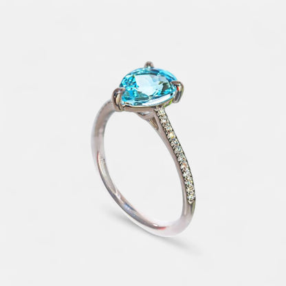 Ring mit Aquamarin & Diamanten – 18K Weißgold