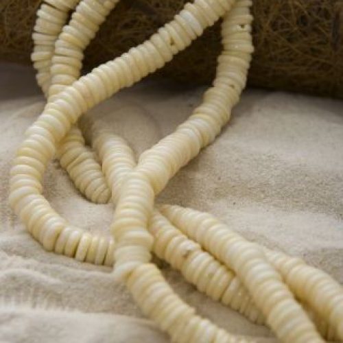 HONG BOCH-Bamboocoral string white.