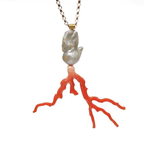 Design chain natural coral aester with freshwater pearls with 750 yellow gold