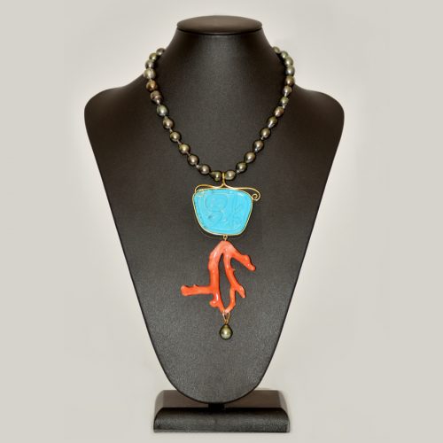 Design necklace made of magnesite turquoise and natural coral branch, it 18K GG