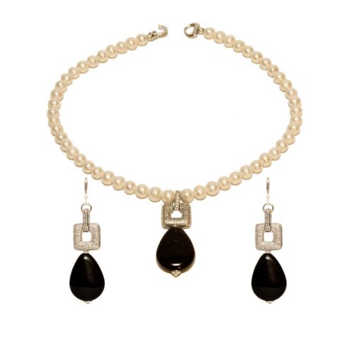 HONG BOCK design set / necklace and earrings made of cultured pearls + onyx