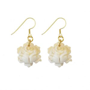 HONG BOCK white coral roses (ca20mm) earrings with silver hooks