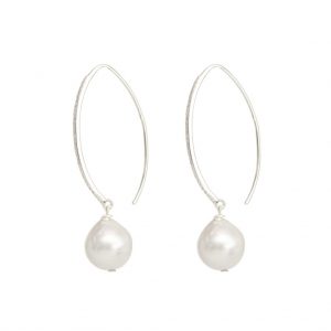 HONG BOCK design earrings in silver with SW pearls