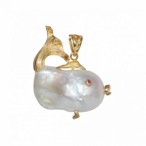 HONG BOCK design pendant fish made of baroque pearls