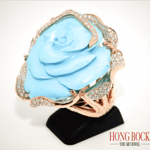 HONG BOCK design ring made of Arizona turquoise roses in 750K GG